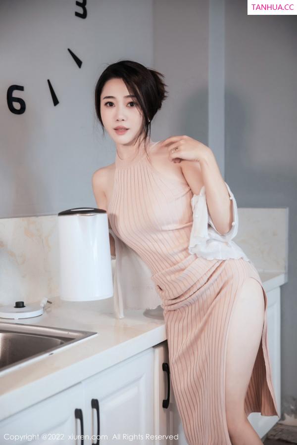   [XiuRen]高清写真图 2022.12.30 No.6066 严利娅Yuliya 丰腴美臀第11张图片